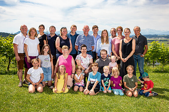 Team_Landwirte__rechts_sitzend__Bauernbund_Obmann__Schober_Hannes_.jpg  